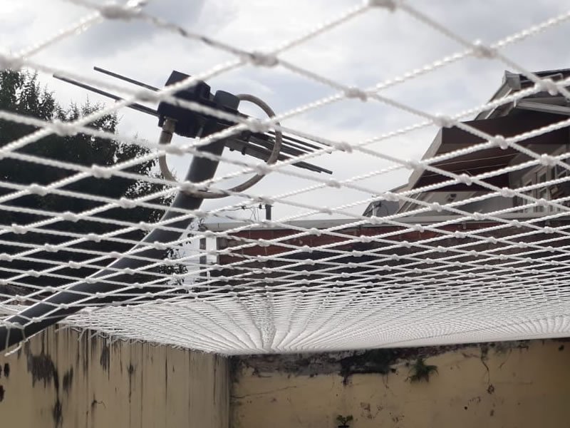 Instalação de tela protetora em Itapema